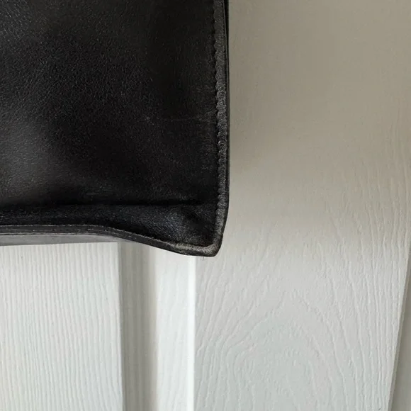 Vintage Gucci Purse, Black, Double Strap, inside zip pocket used - Picture 7 of 10